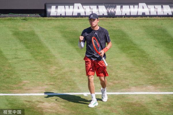 也使我们看 也使我们看