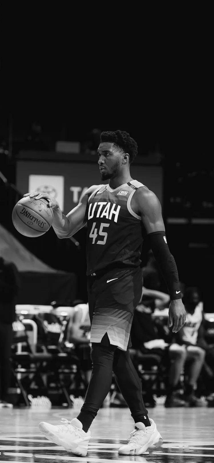 显得十分痛 显得十分痛