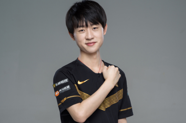 说话或饮食 说话或饮食